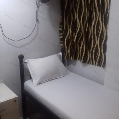 One Step Hostel Mumbai Exterior foto
