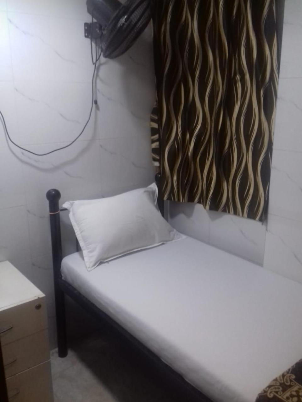 One Step Hostel Mumbai Exterior foto